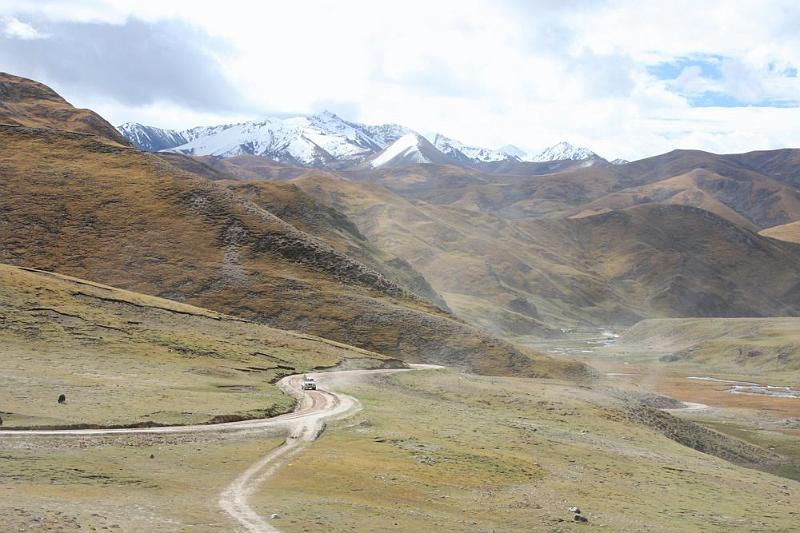 205 The long climb to Shugu La.jpg